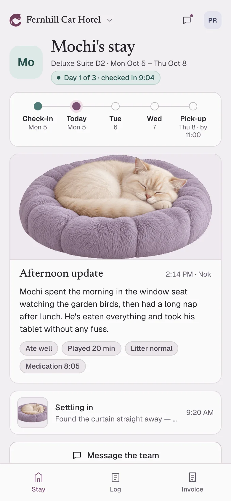 The owner's page on a phone: a cat's stay with today's photo update.